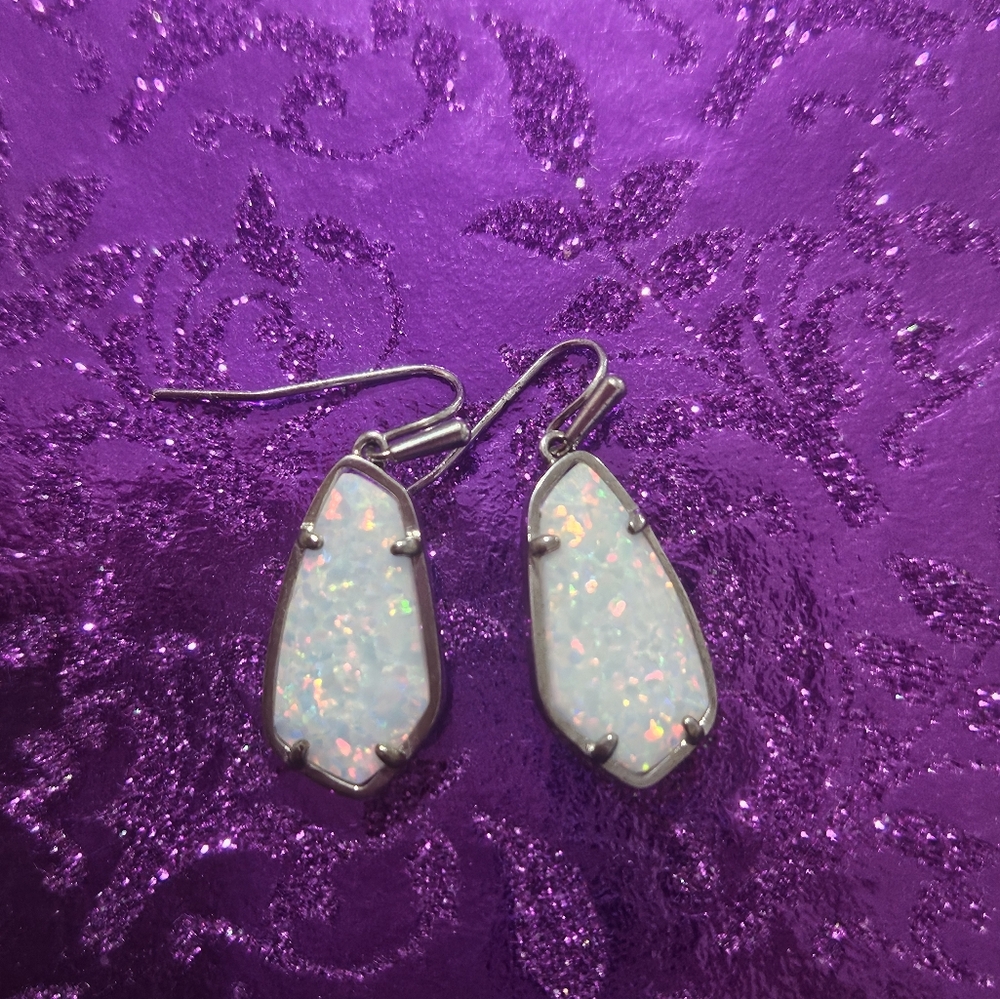 Kendra Scott Camelia Earrings Gold Tone White Kyocera Opal